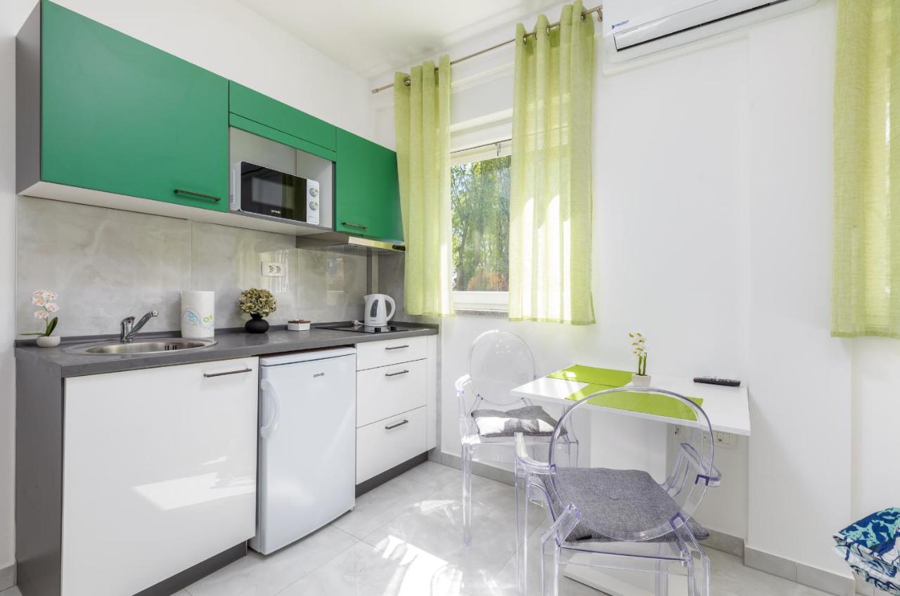 Marine Lux Apartments Pula Exterior photo