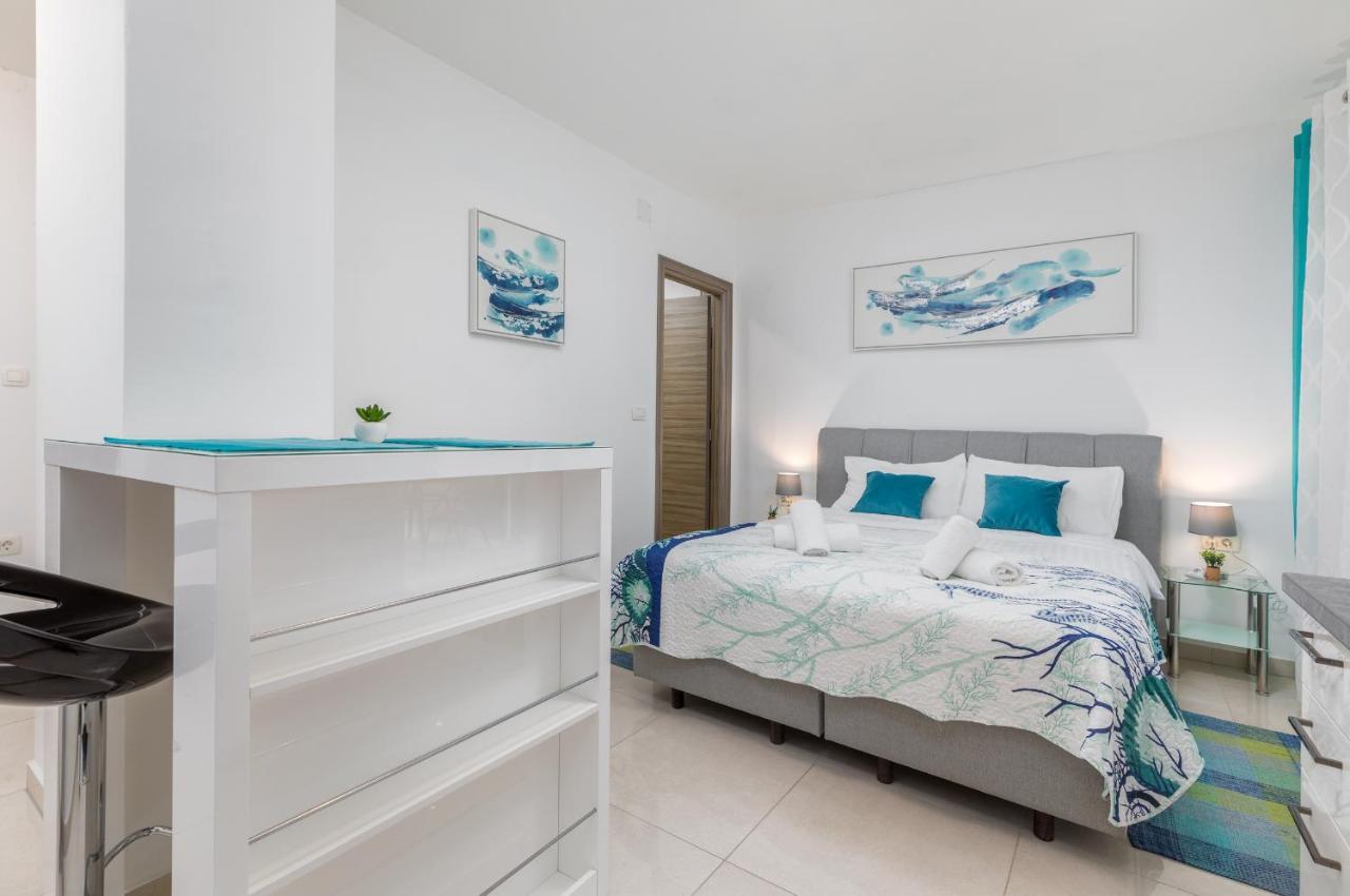 Marine Lux Apartments Pula Exterior photo