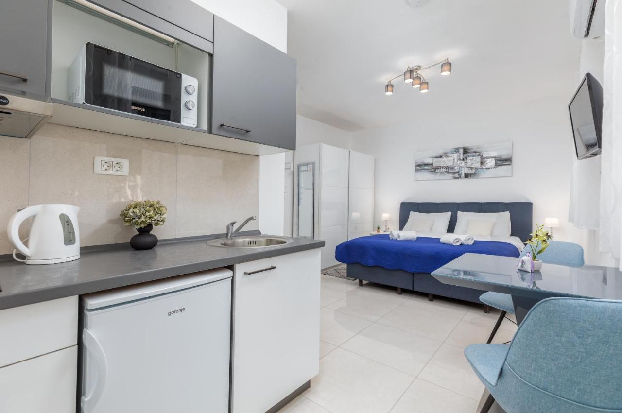 Marine Lux Apartments Pula Exterior photo
