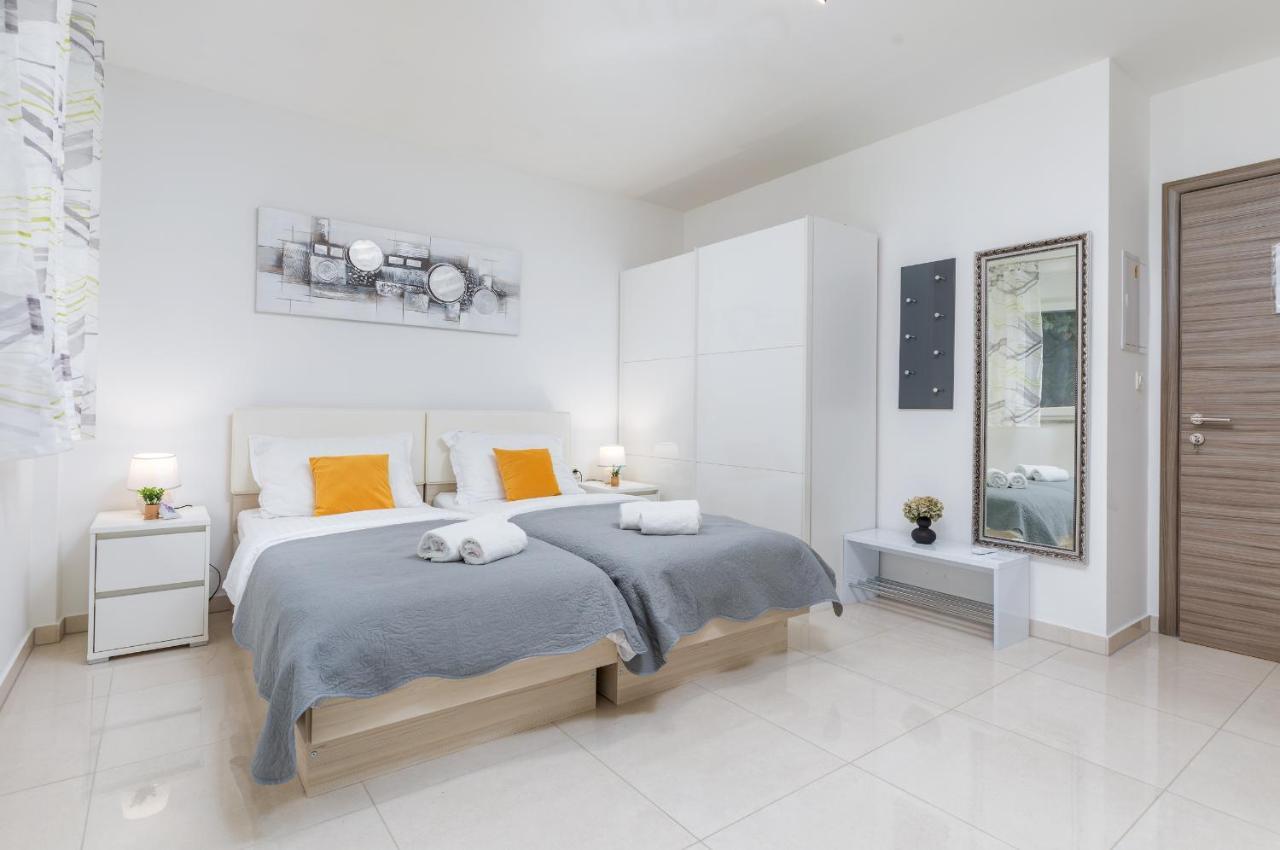 Marine Lux Apartments Pula Exterior photo