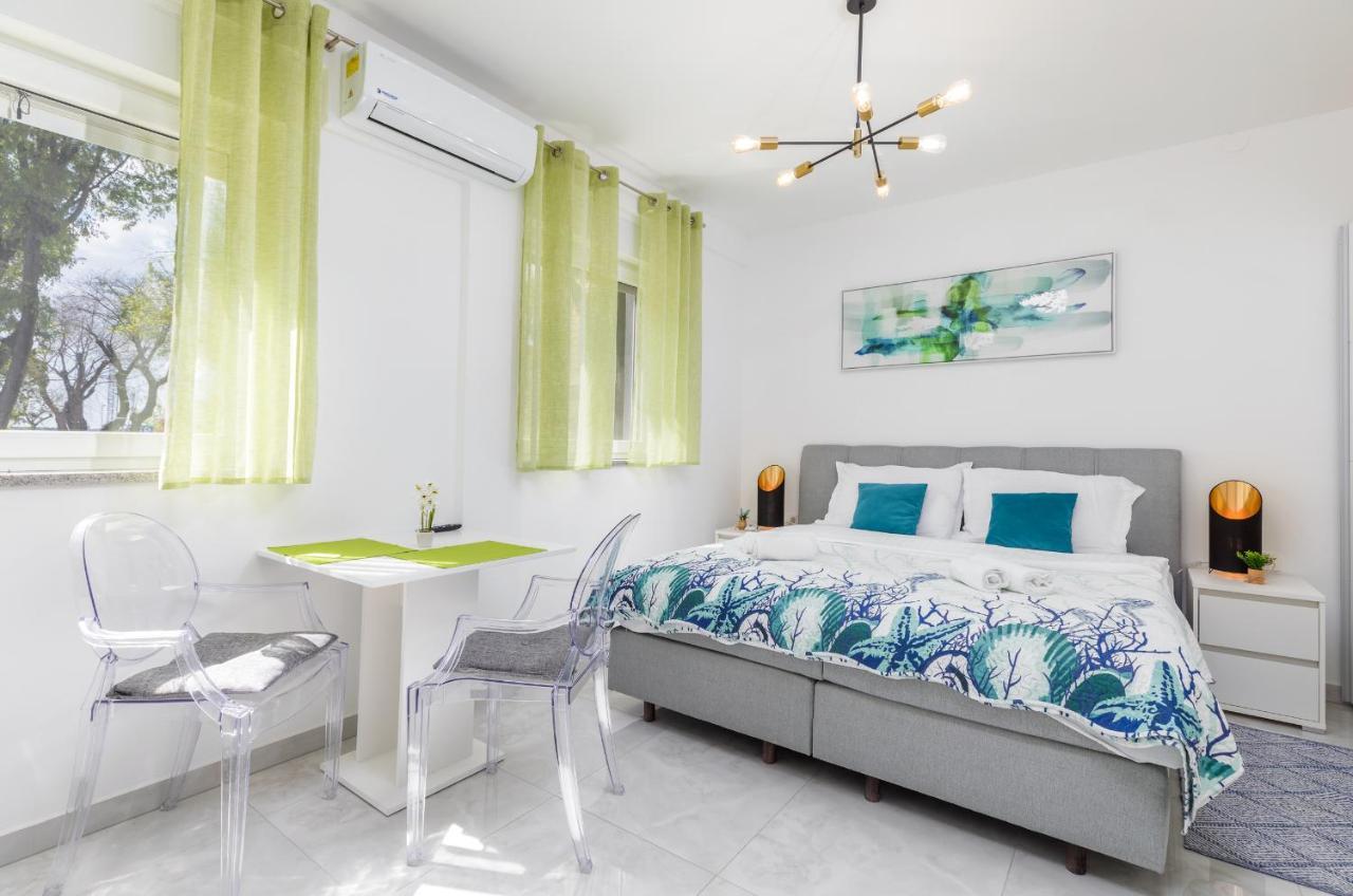 Marine Lux Apartments Pula Exterior photo