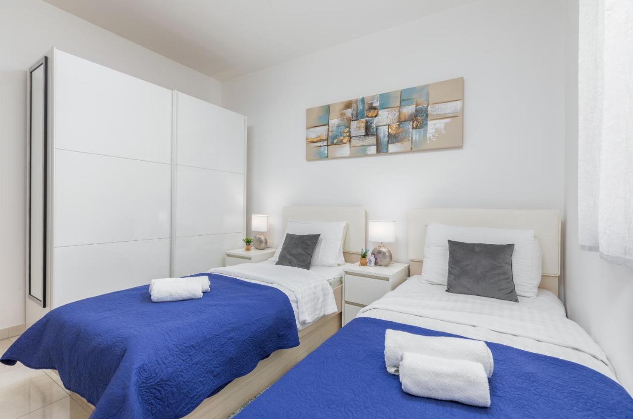 Marine Lux Apartments Pula Exterior photo
