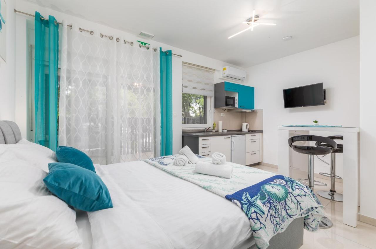 Marine Lux Apartments Pula Exterior photo