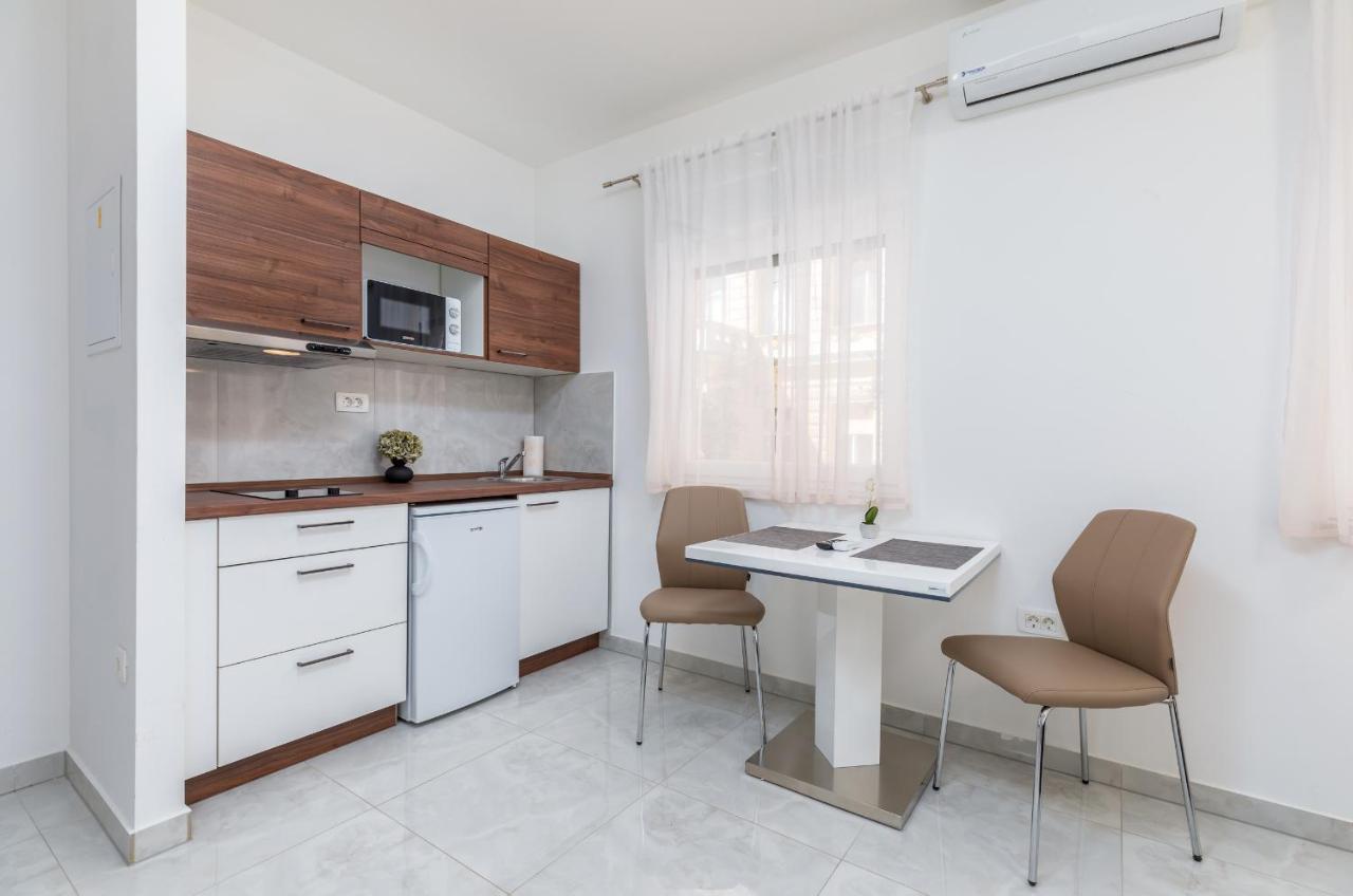 Marine Lux Apartments Pula Exterior photo