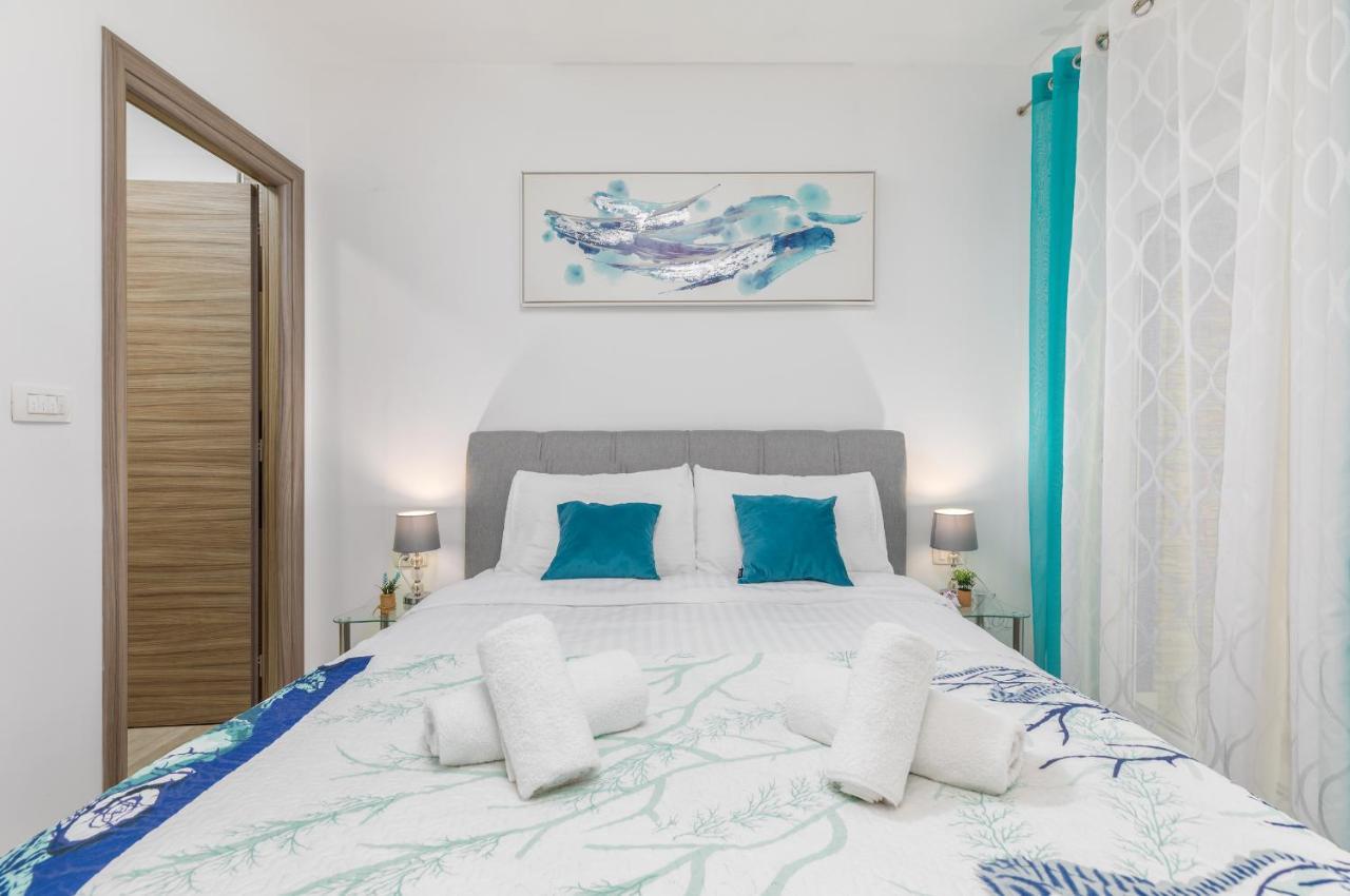 Marine Lux Apartments Pula Exterior photo