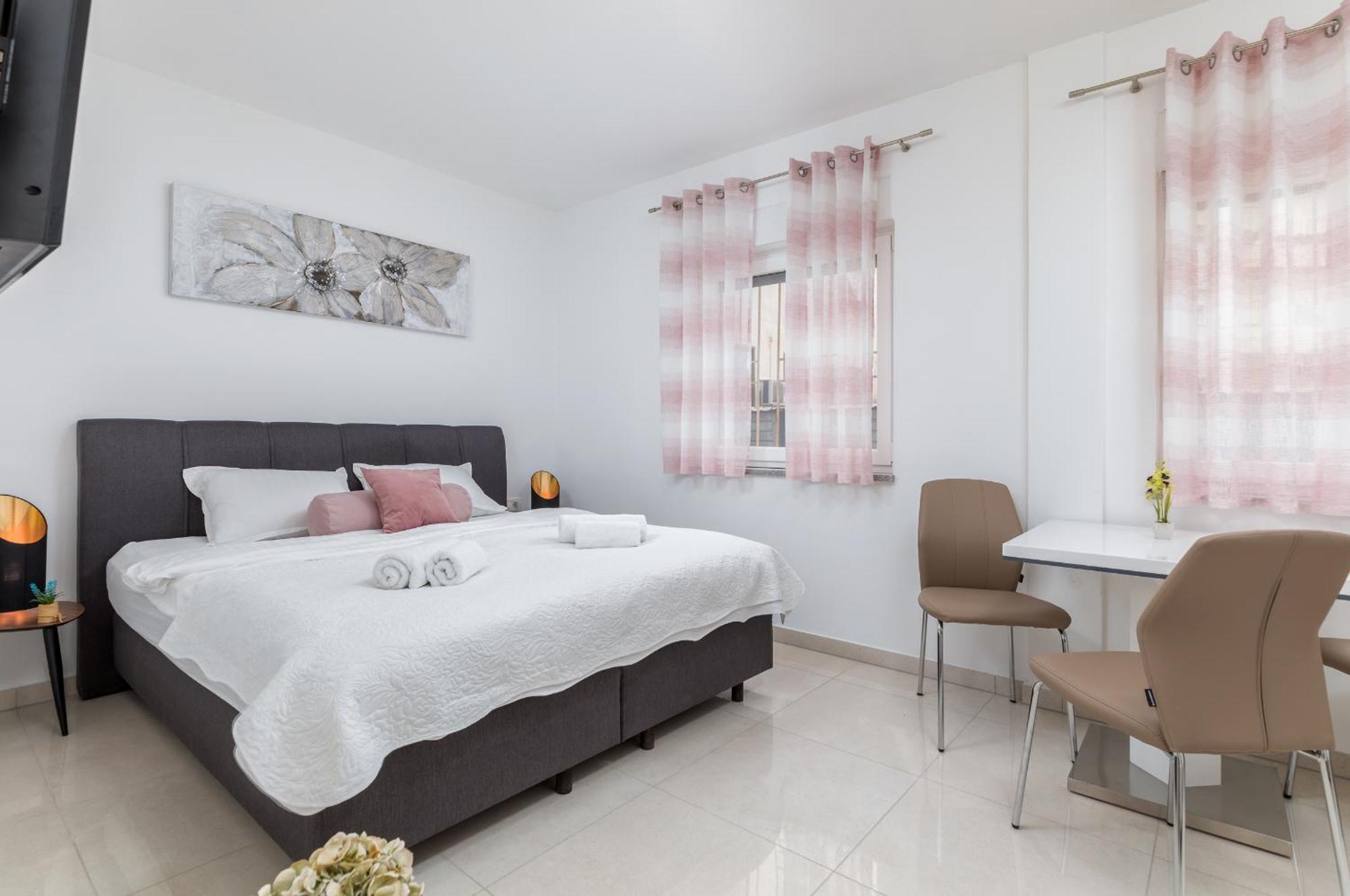 Marine Lux Apartments Pula Exterior photo